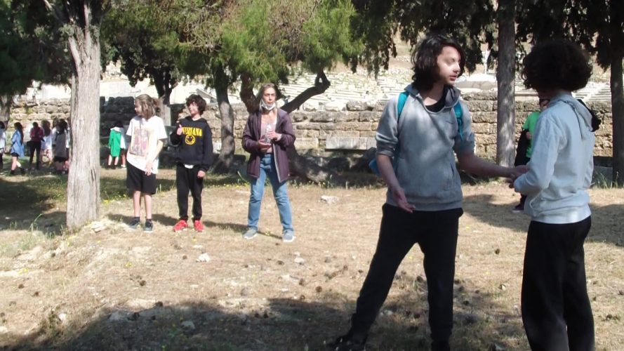 Εκπαιδευτικό πρόγραμμα "Υιοθεσία αρχαίων θεάτρων. Μαθητές ξεναγούν μαθητές στα αρχαία θέατρα"